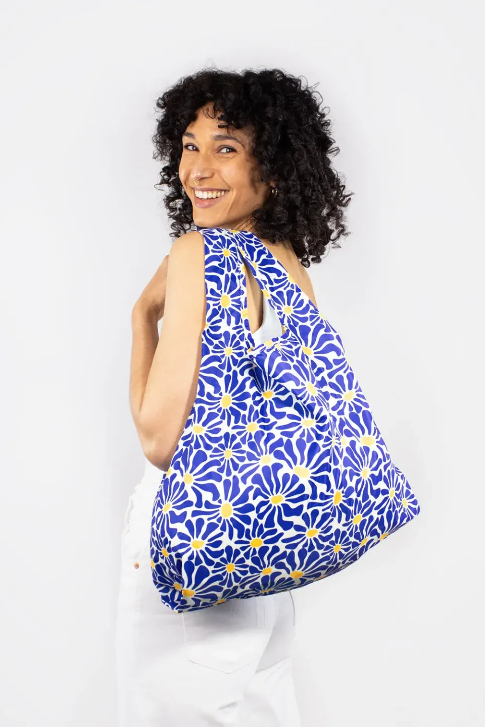 Kind Bag Abstract Flowers Blue handlepose medium 20 kg