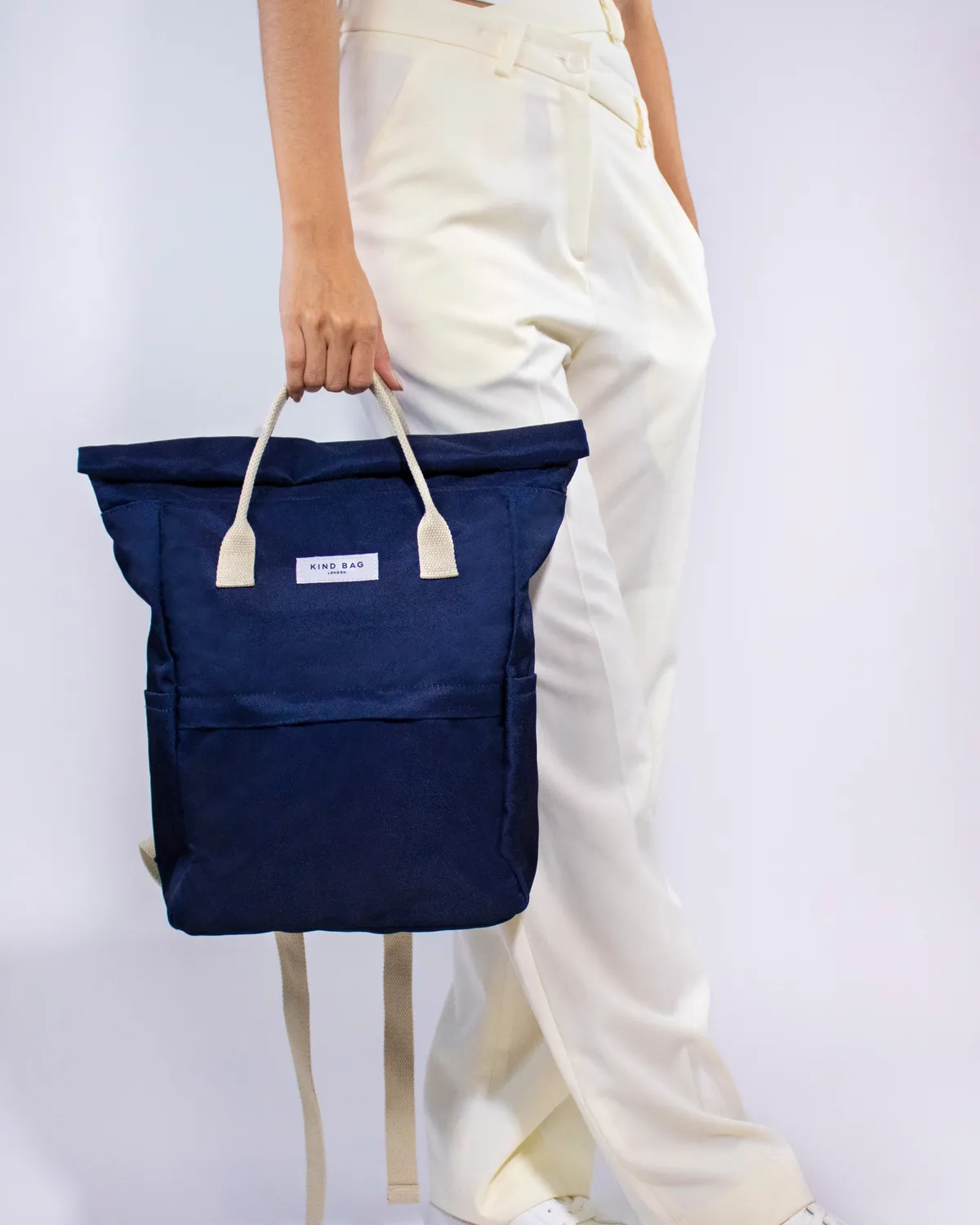 Kind Bag Hackney Medium ryggsekk navy resirkulert 14 liter
