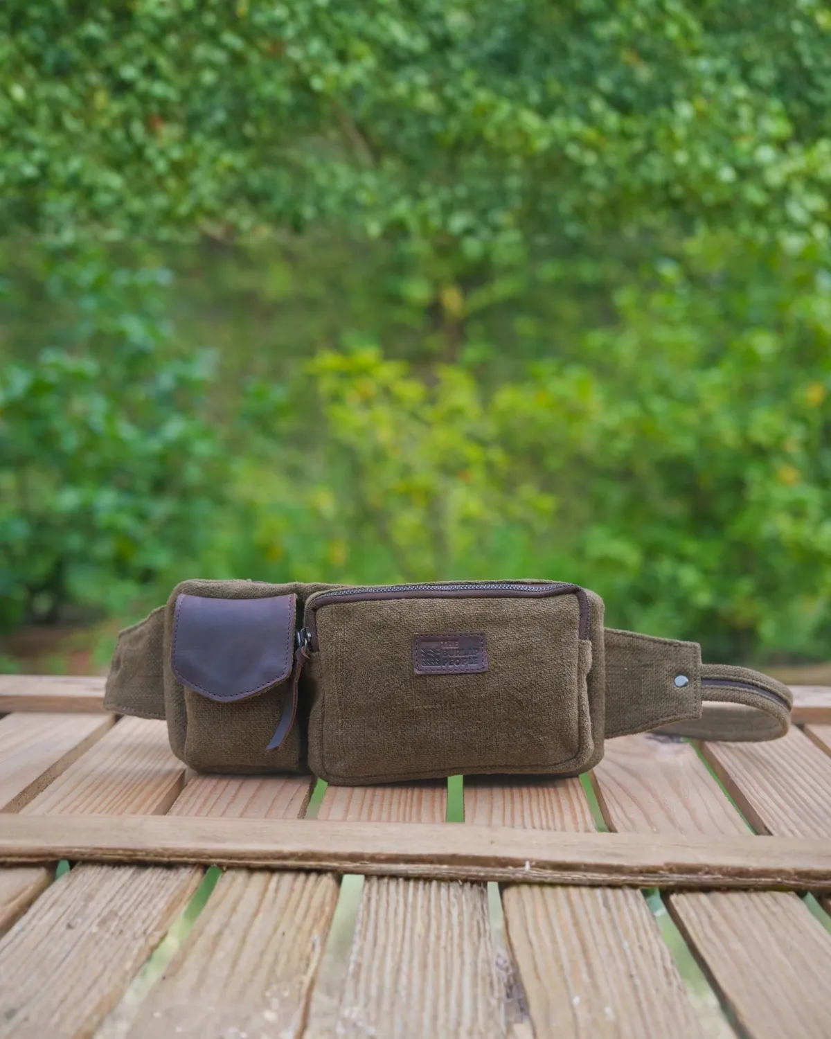 The Burlap People Fanny Pack midjeveske svart jute