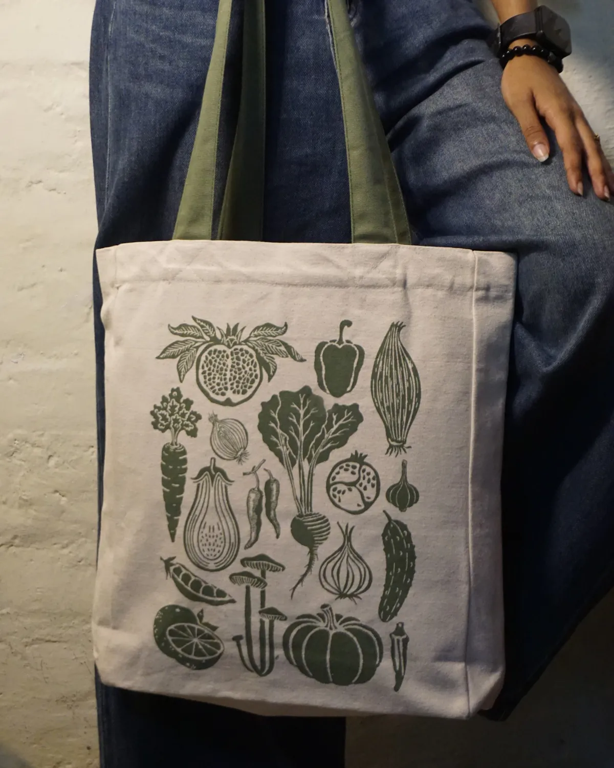 The Burlap People Shaak Shobji toteveske rød