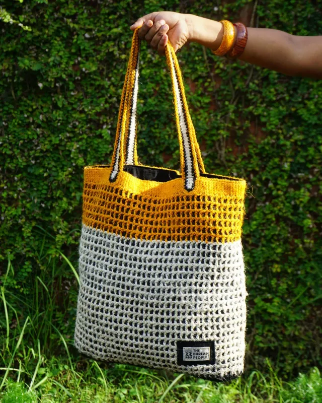 The Burlap People Crochet Tote handlenett gul jute