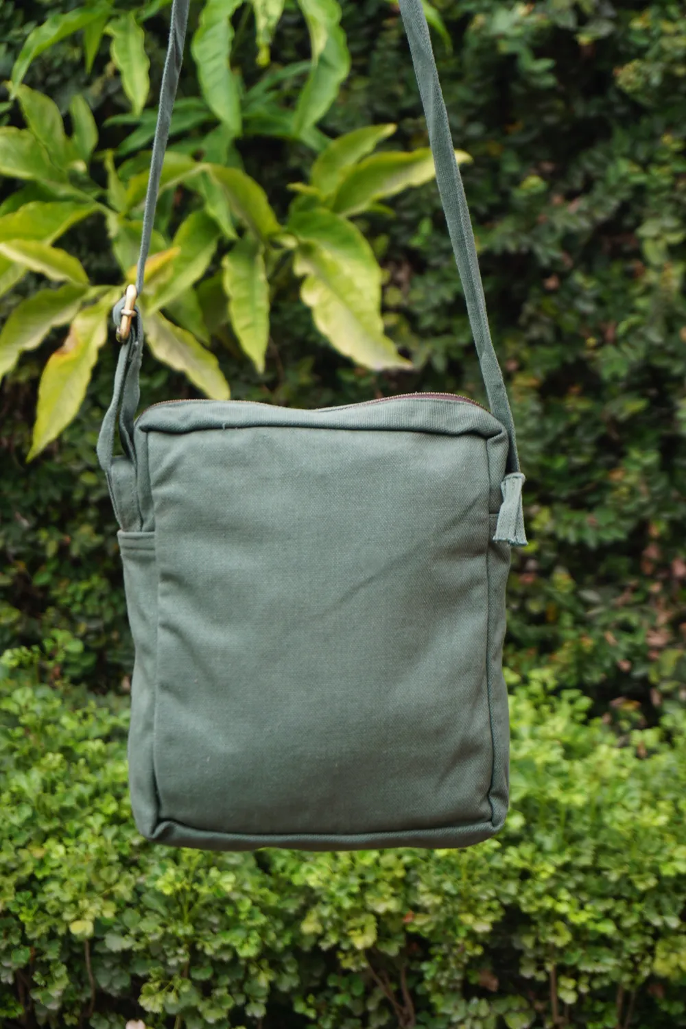The Burlap People Sling skulderveske Green Leaf trykk