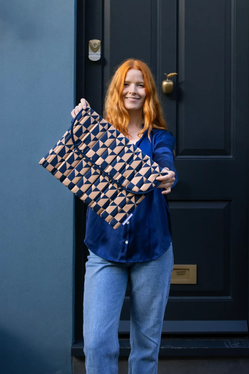 Kind Bag 16" laptopsleeve navy coffee polstret