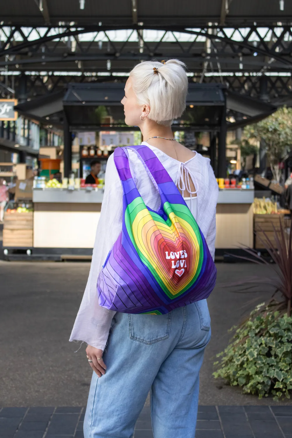 Kind Bag Love is Love handlenett regnbue 20 kg
