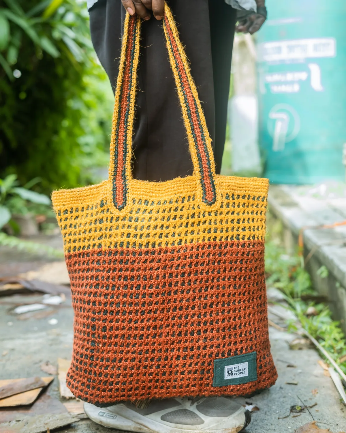The Burlap People Crochet Tote handlenett gul jute