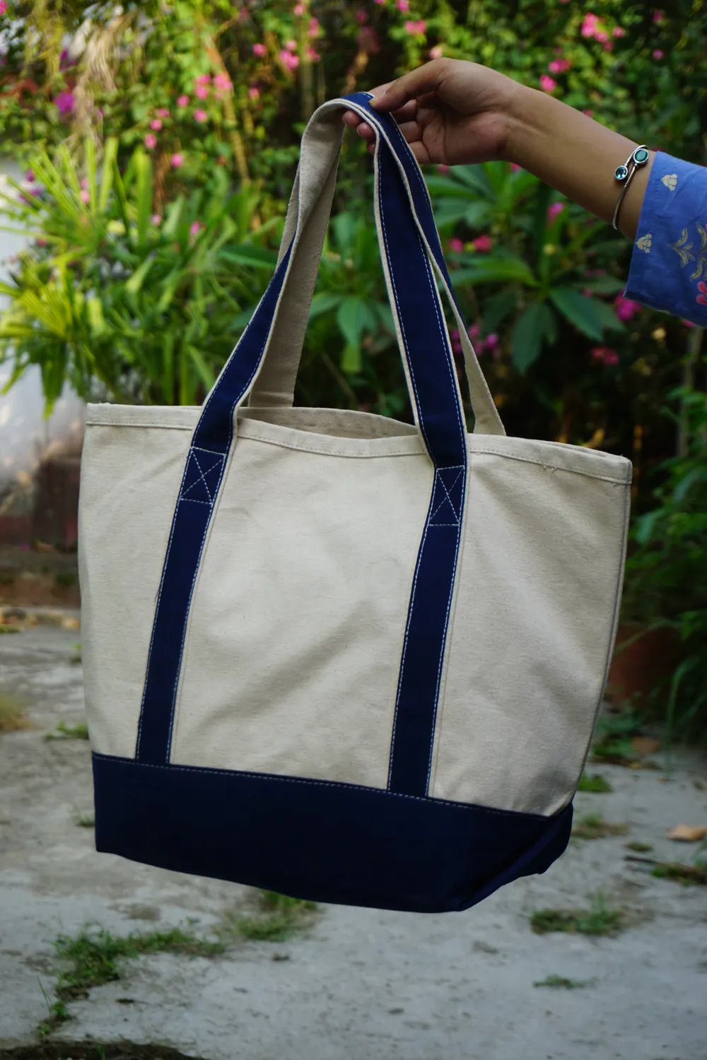 The Burlap People Tote Bag handlenett hvit blå
