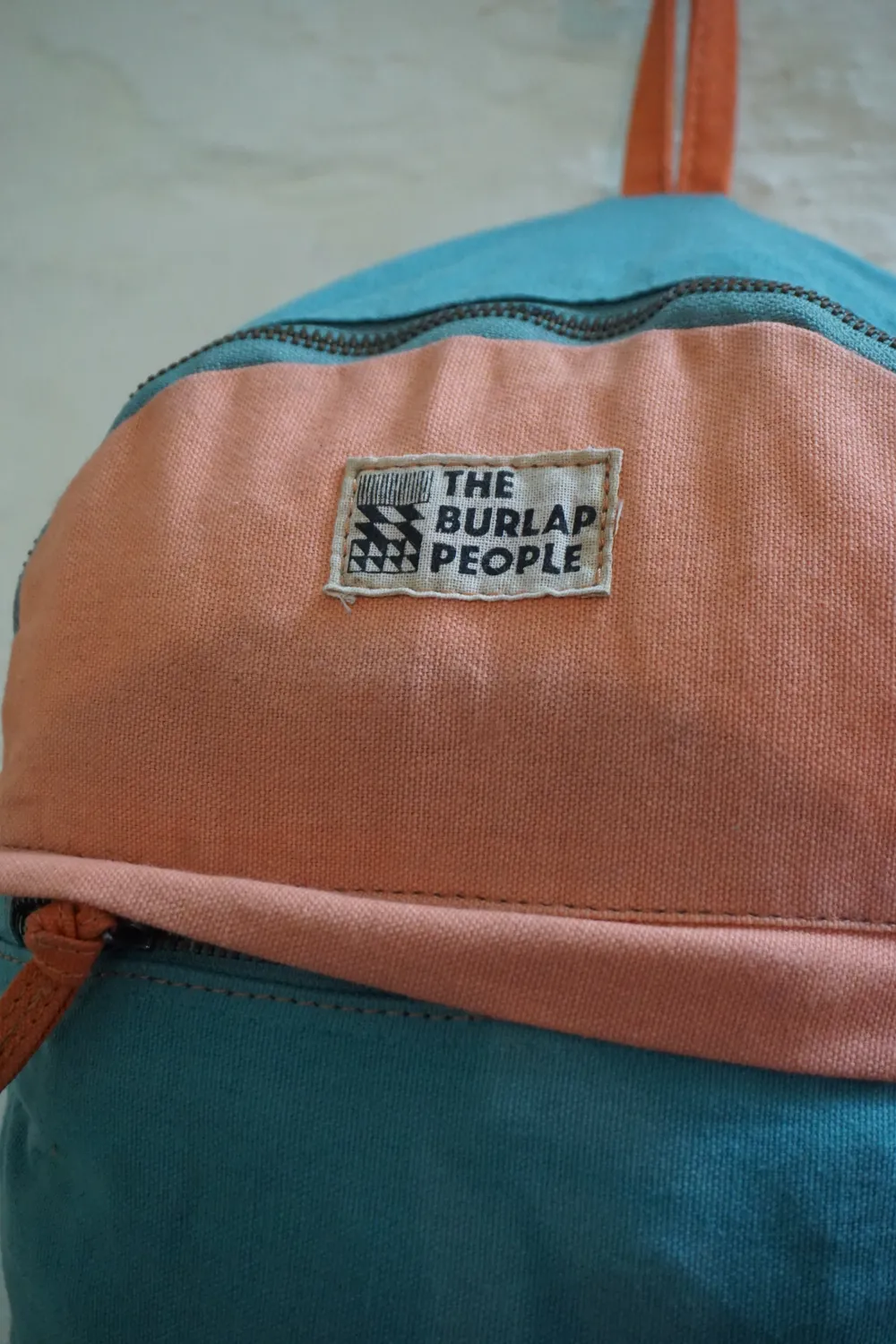 The Burlap People Lil Sister toteveske peach sky blue