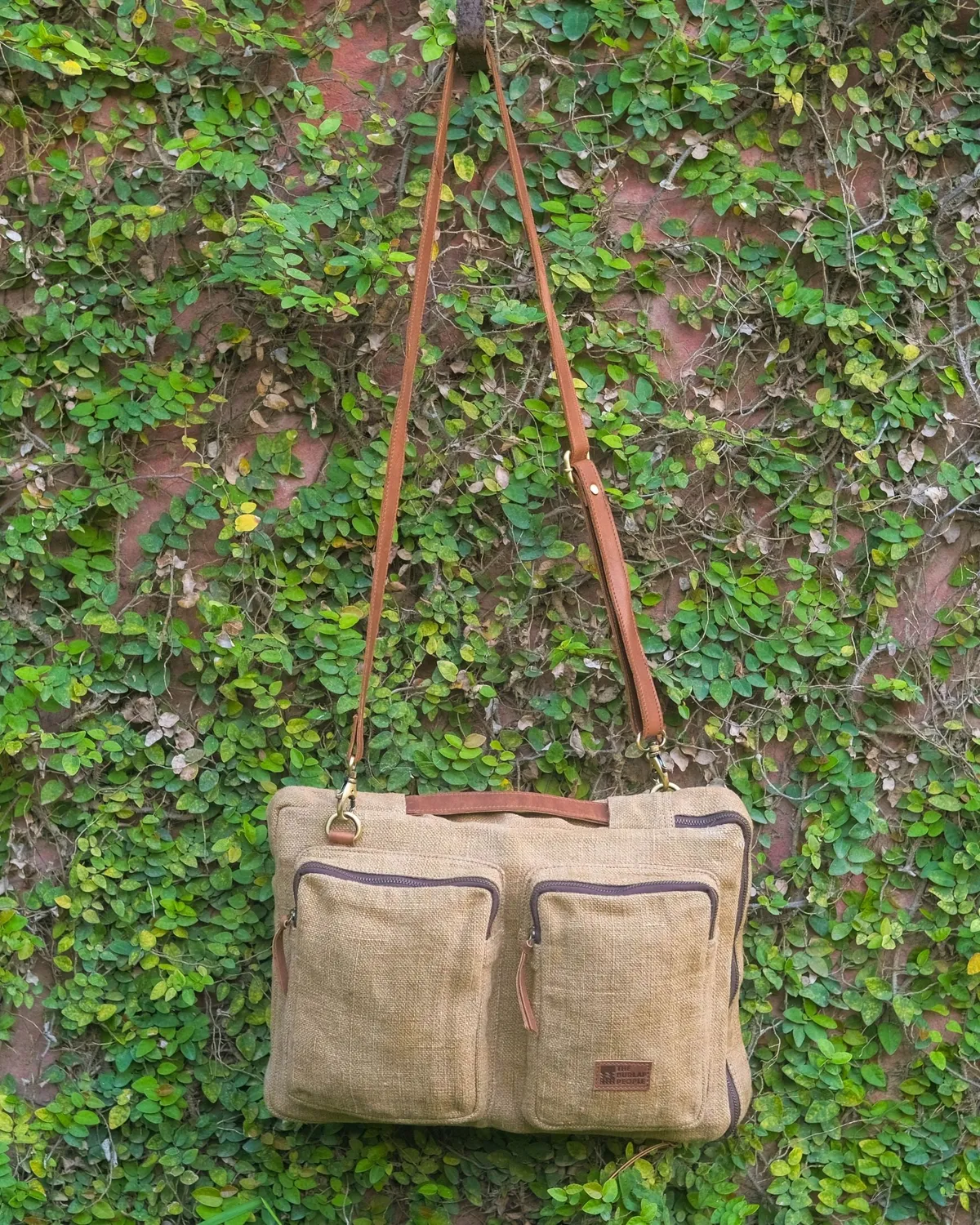 The Burlap People NOCT laptopveske svart romslig