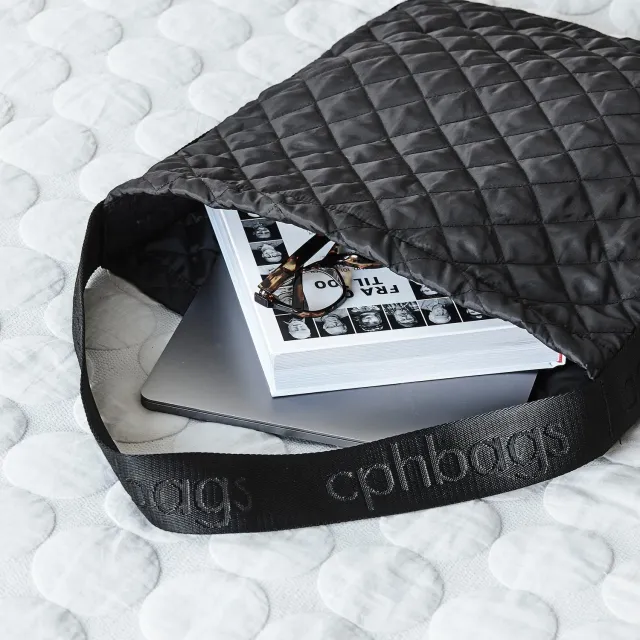 CPH Bags skulderveske sort 44 cm quiltet hverdags