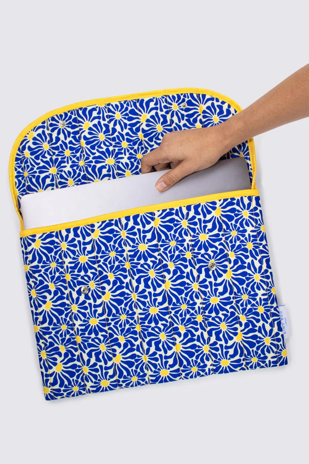 Kind Bag 16" laptop-sleeve Abstract Flowers Blue quiltet