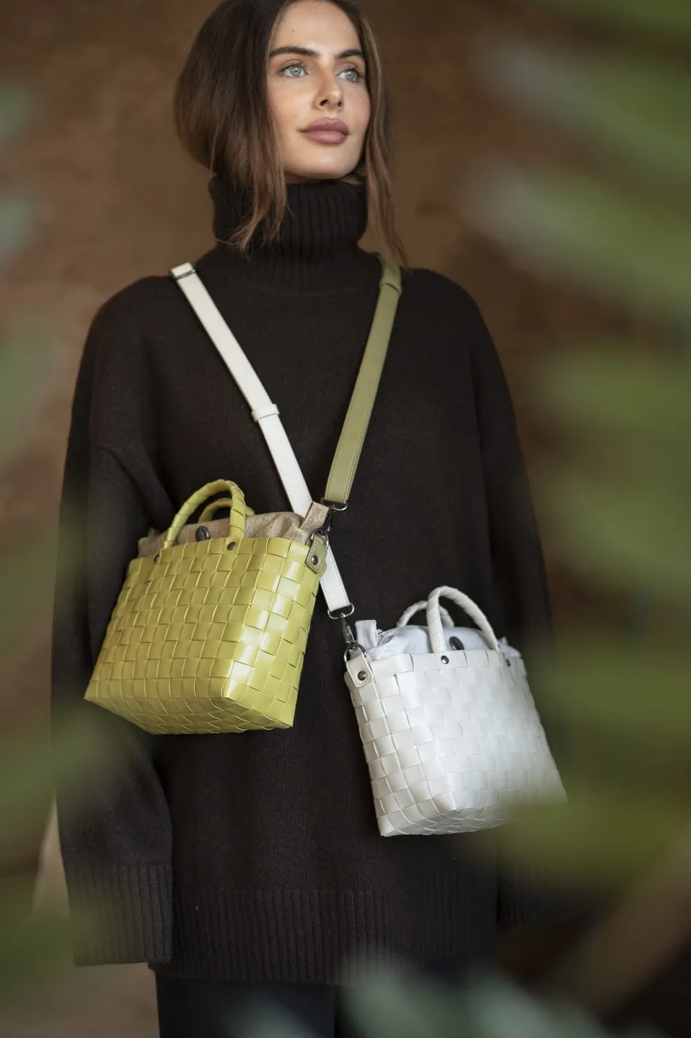 Handed By Dash skulderveske natural lime resirkulert plast
