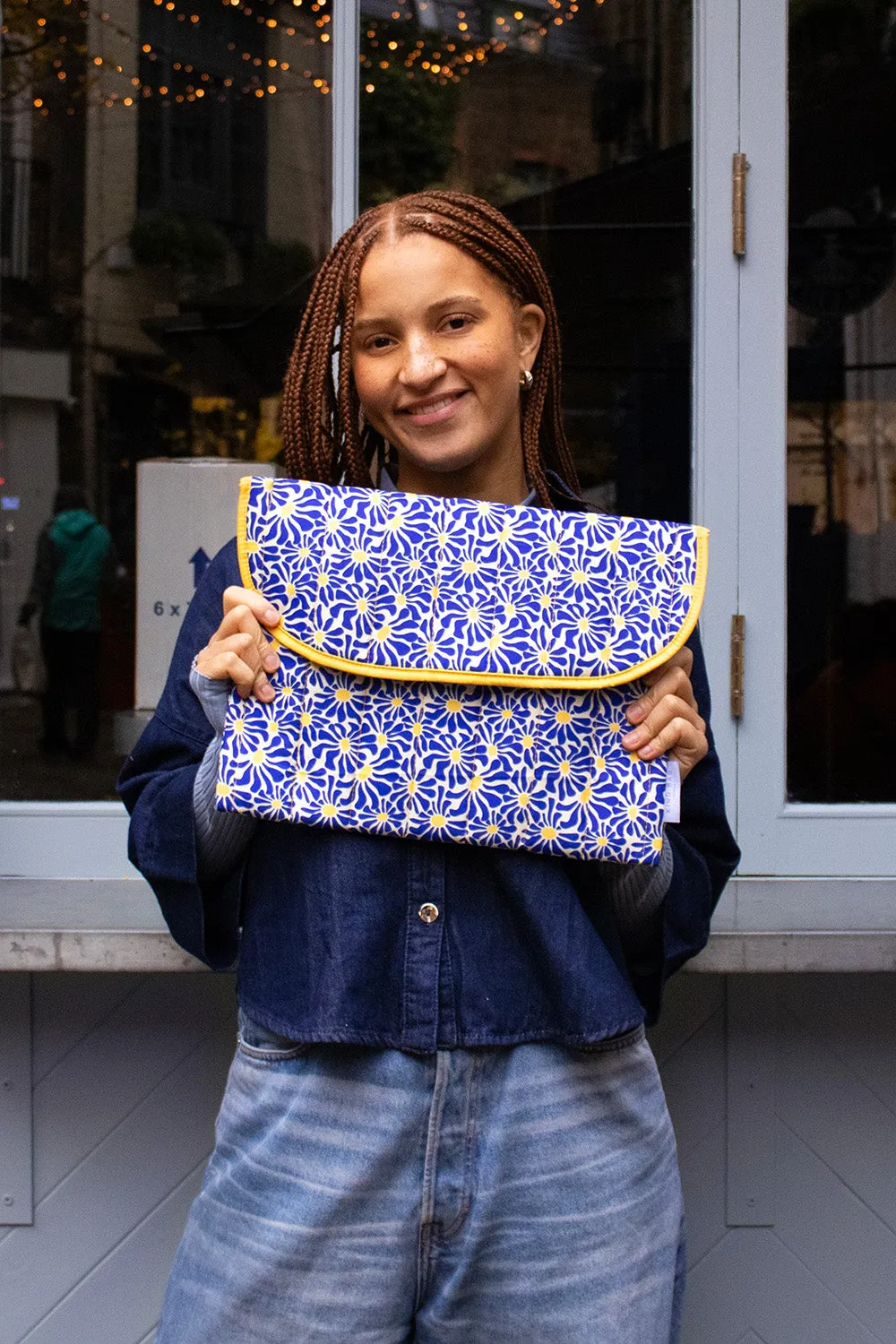 Kind Bag 16" laptop-sleeve Abstract Flowers Blue quiltet