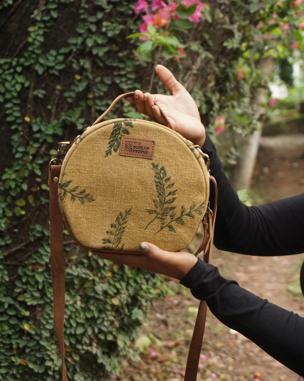 The Burlap People Minx skulderveske grønn rund