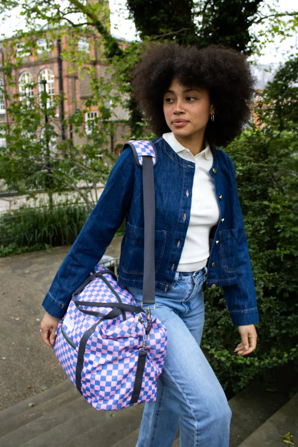 Kind Bag Weekender Checkerboard Blue Pink weekendbag resirkulert