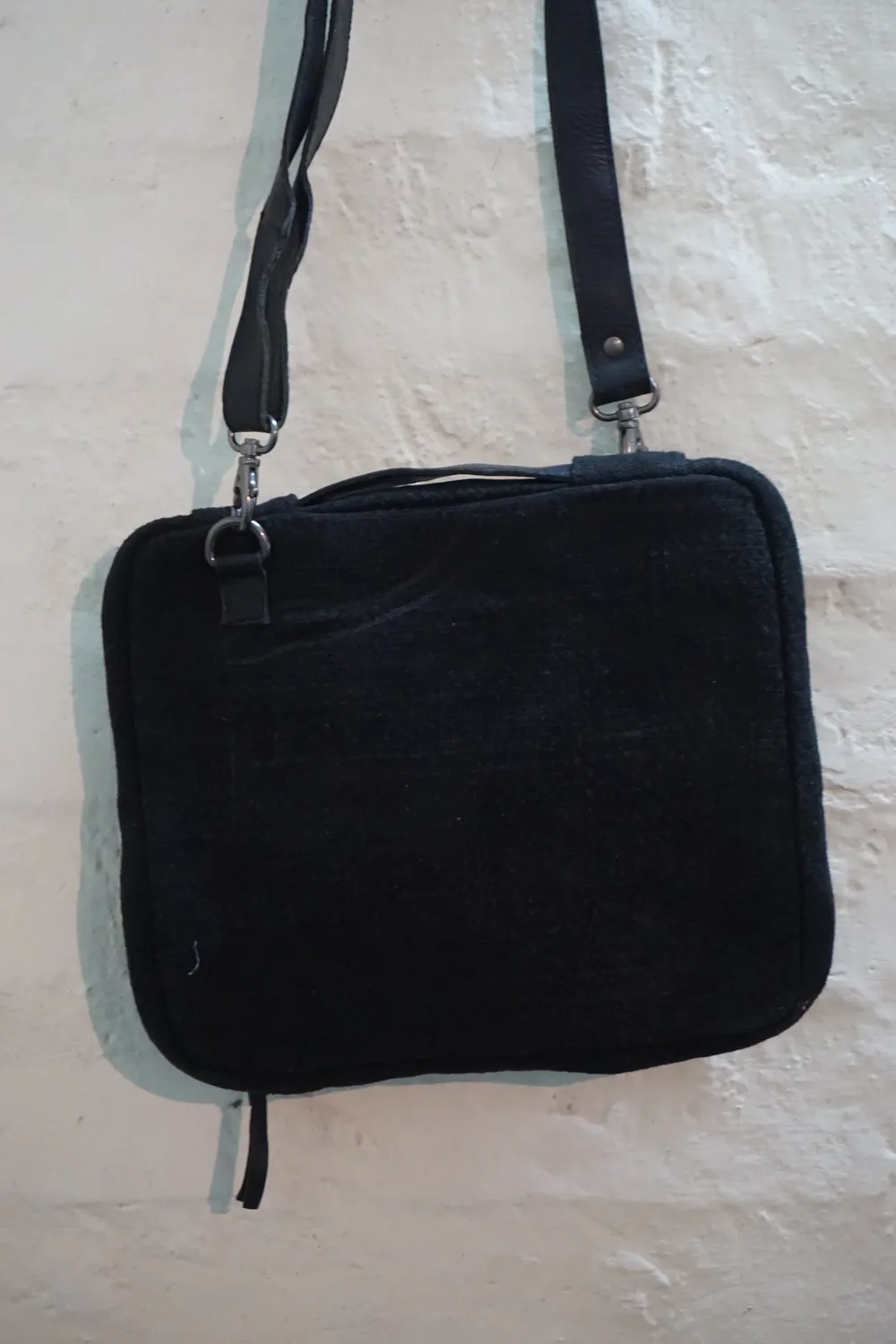 The Burlap People NOCT laptopveske svart