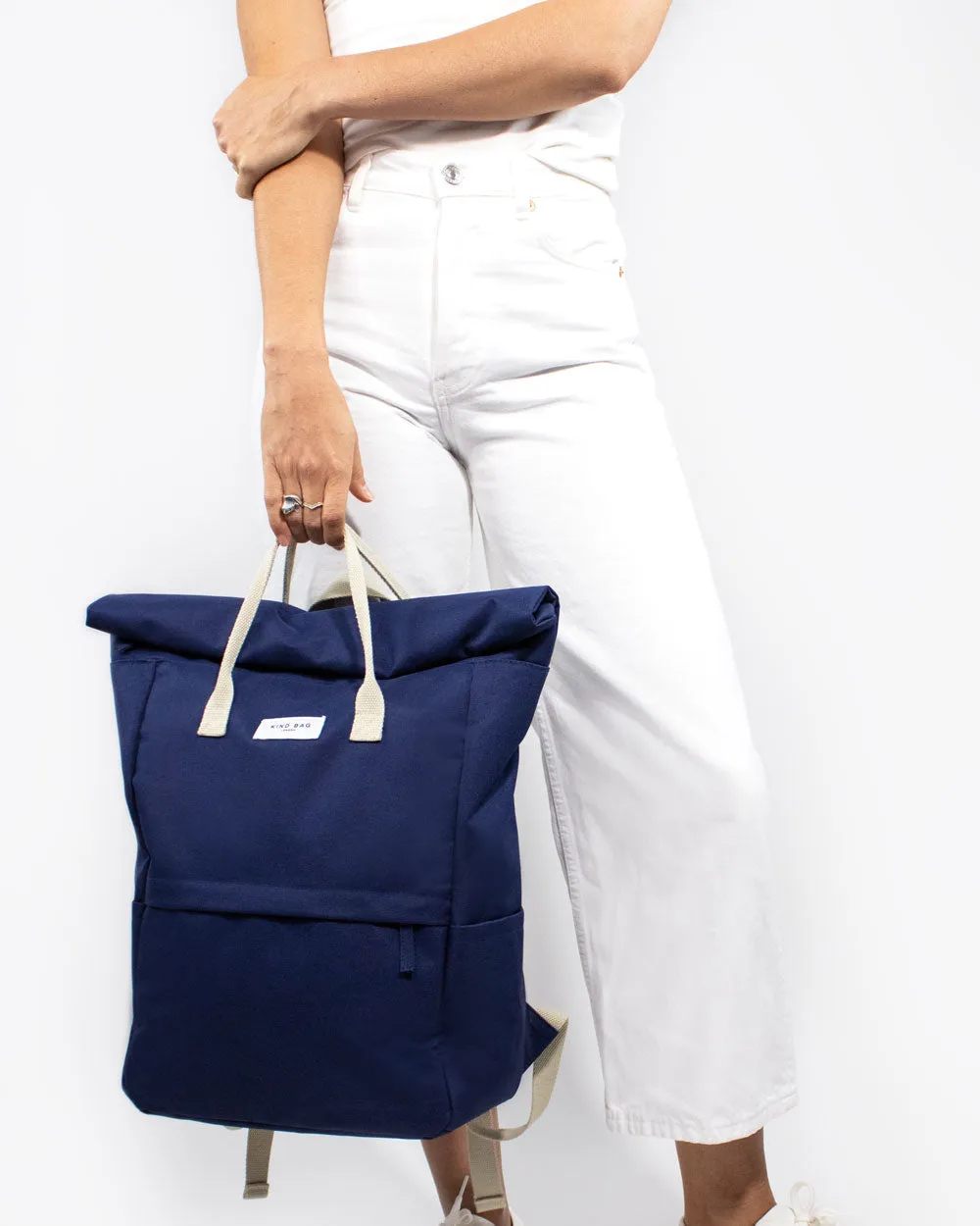 Kind Bag Hackney Large ryggsekk navy resirkulert 23 liter