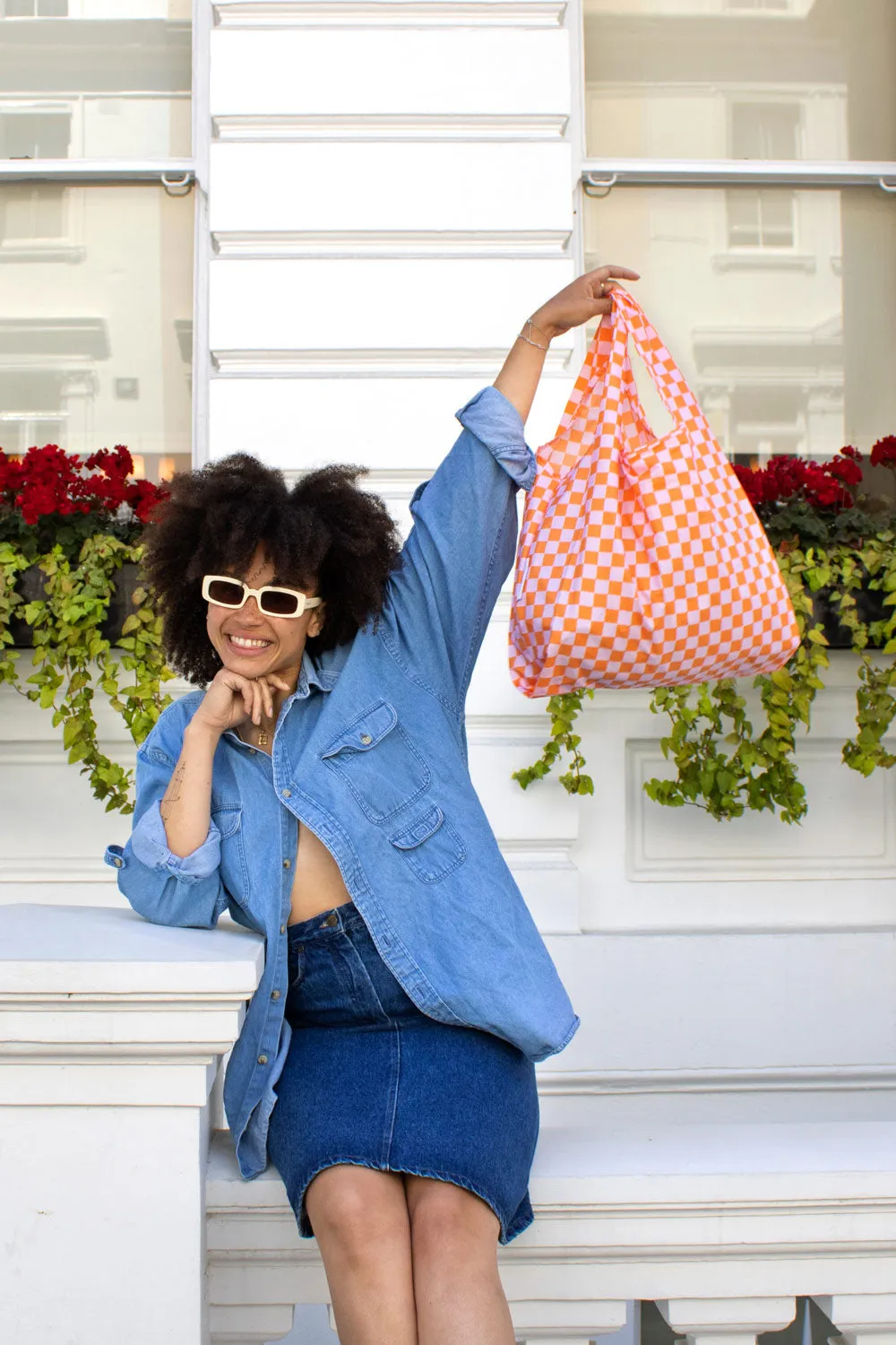 Kind Bag Checkerboard Pink Orange handlepose medium 20 kg