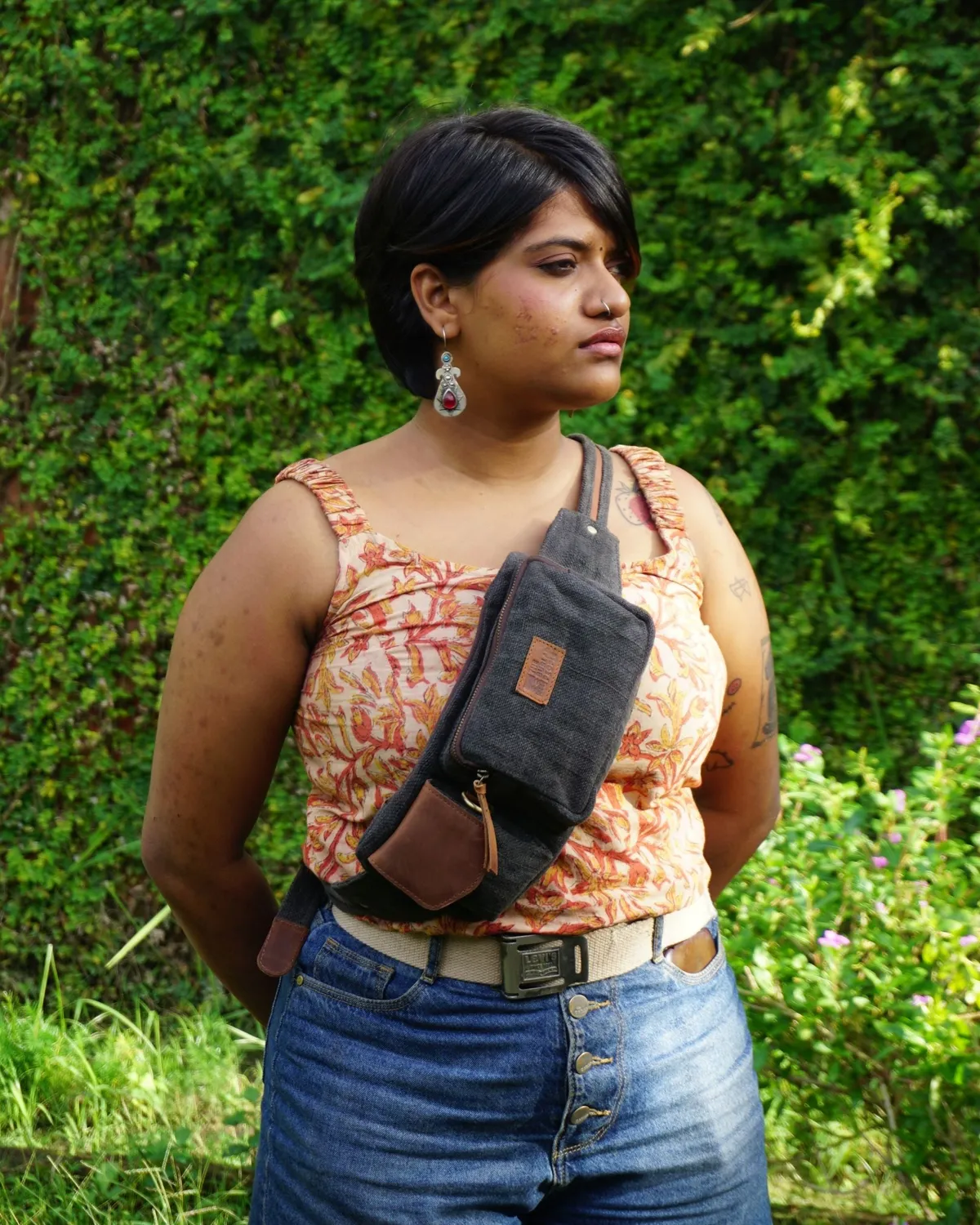 The Burlap People Fanny Pack midjeveske svart jute