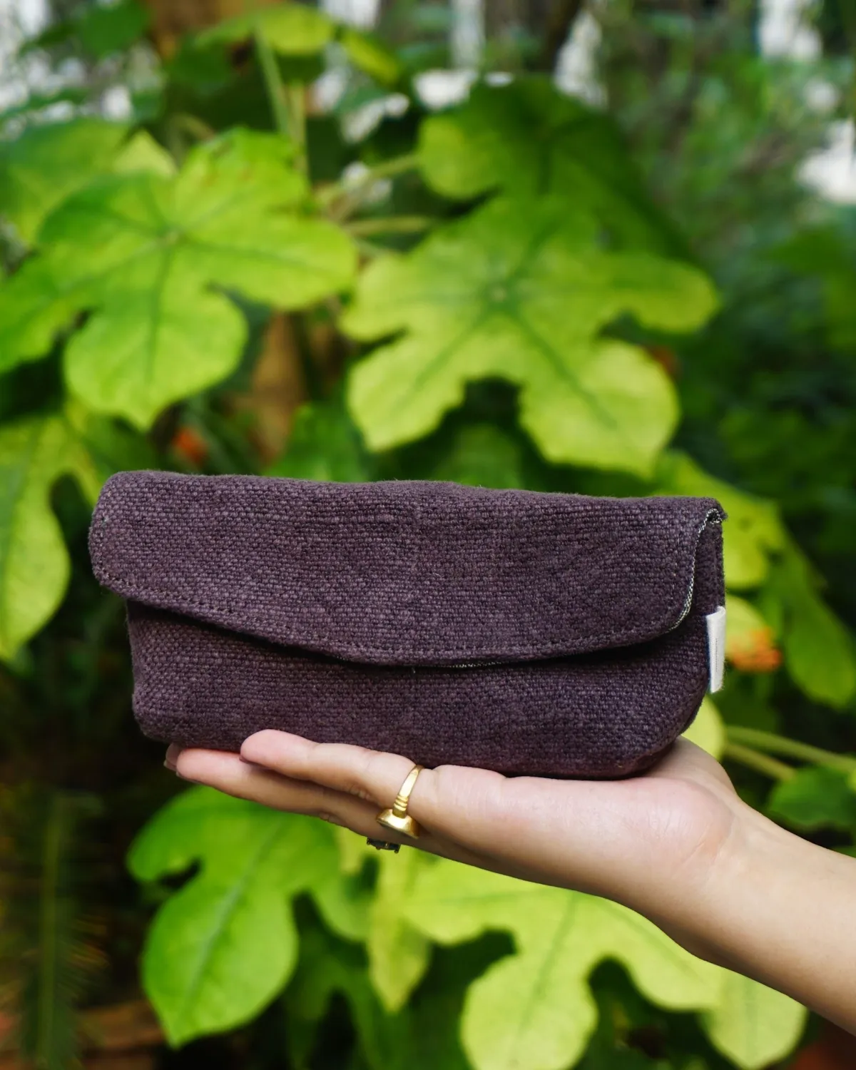 The Burlap People Sunglass Pouch solbrilleetui brun jute