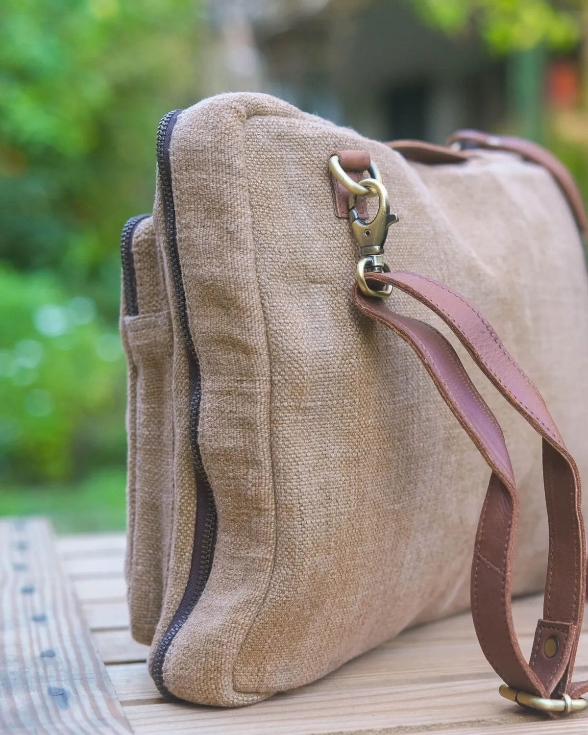The Burlap People NOCT laptopveske svart romslig