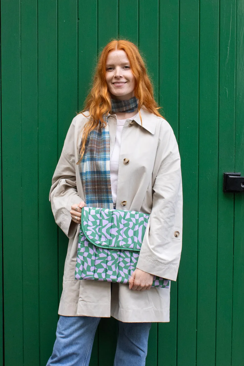 Kind Bag Wavy Check 16 laptopveske vattert resirkulert