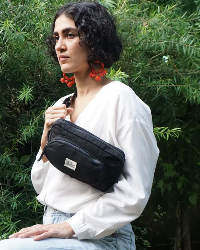 The Burlap People Travel Light Pack midjeveske svart