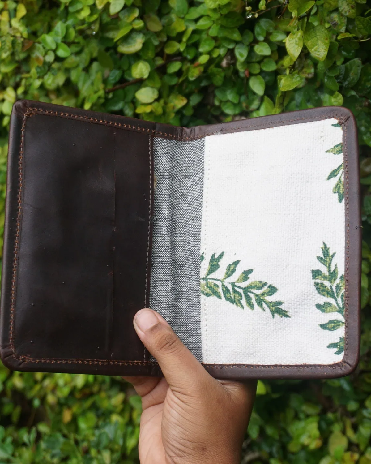 The Burlap People Passport Holder passmappe naturmateriale