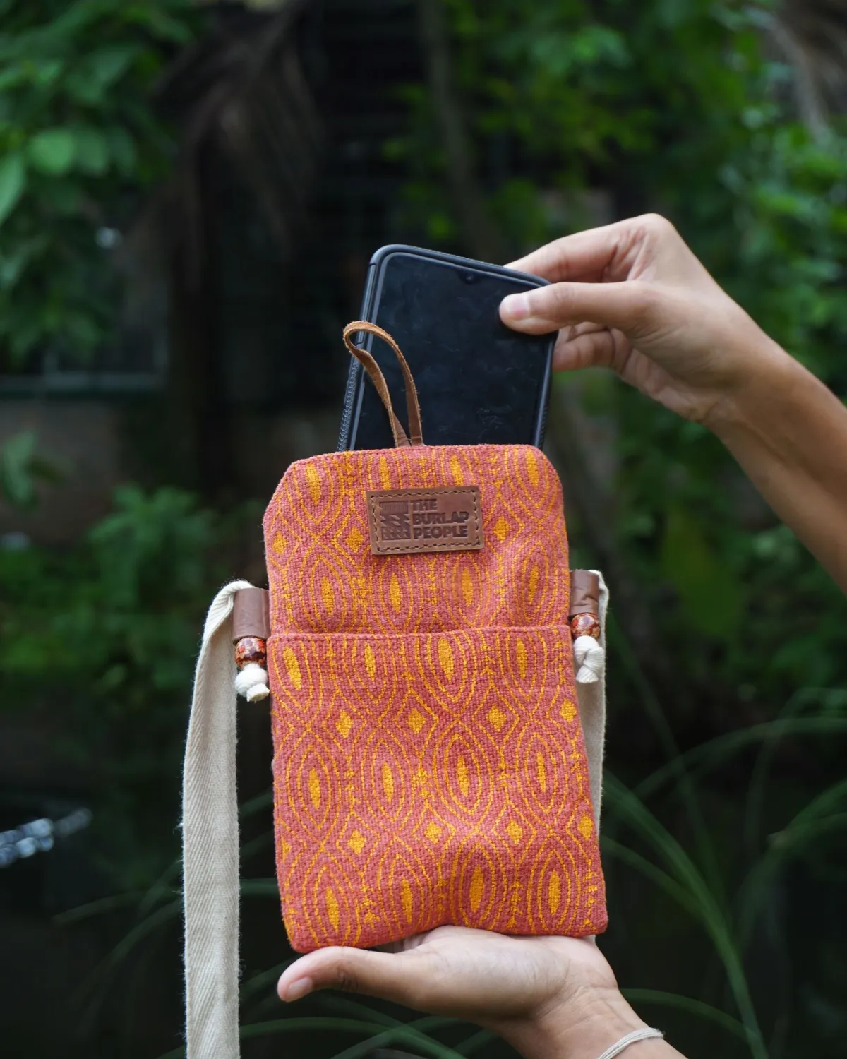 The Burlap People Ek Tara mobilveske patchwork
