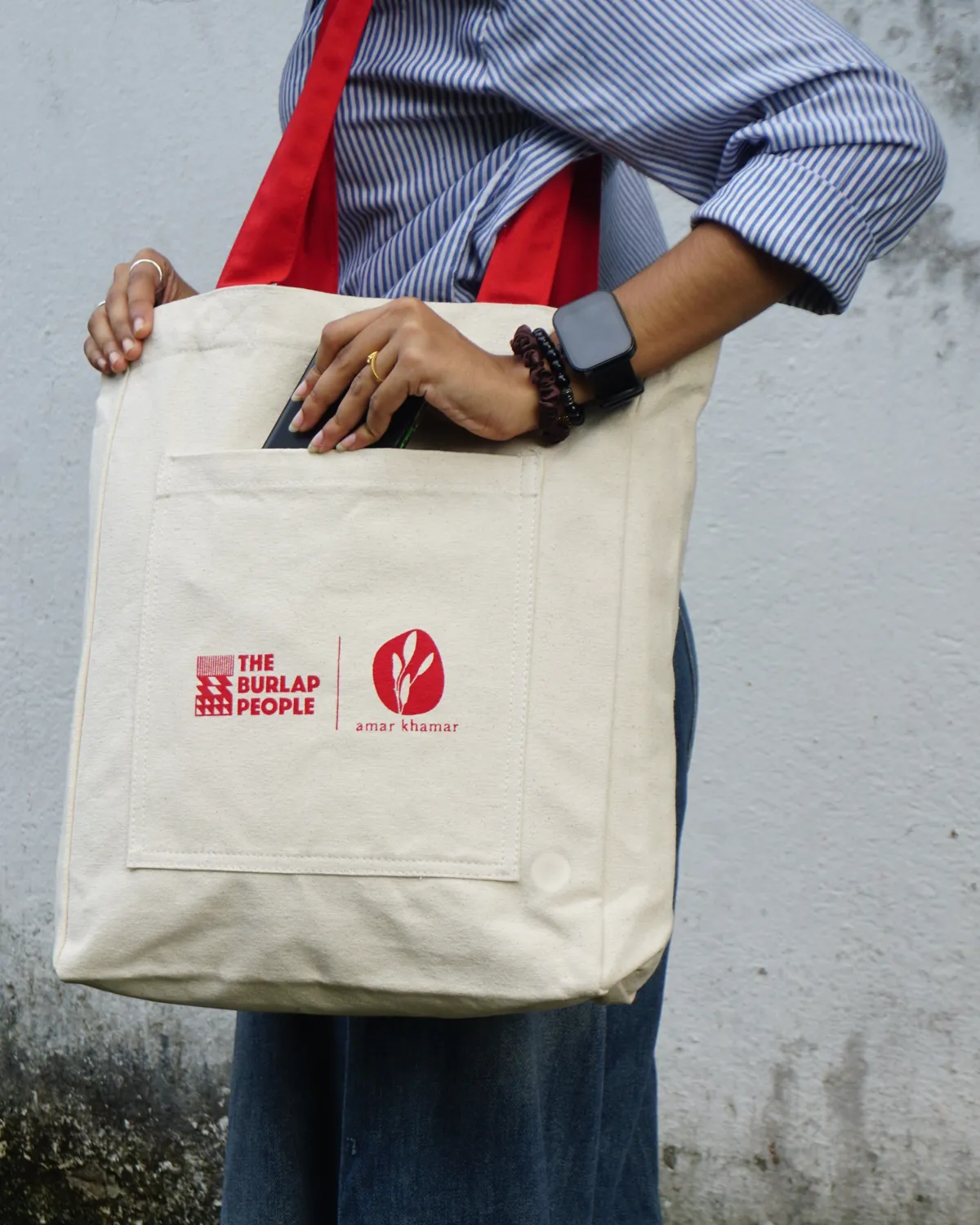 The Burlap People Shaak Shobji toteveske rød