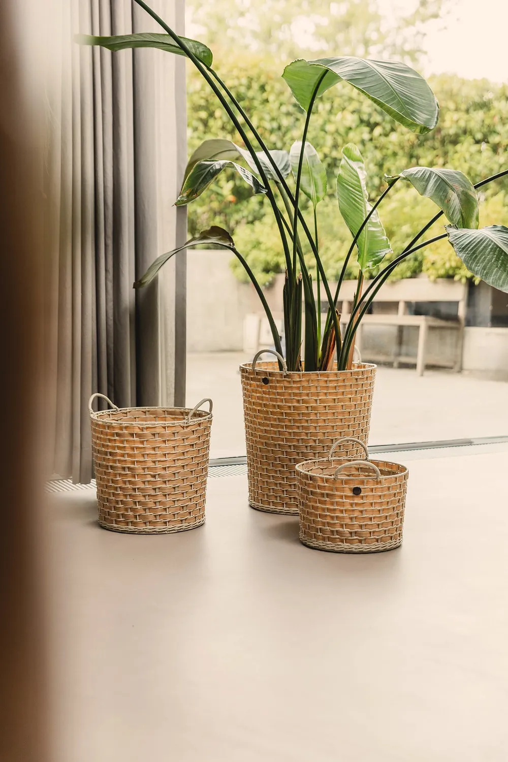 Handed By Willow Medium kurv champagne rund