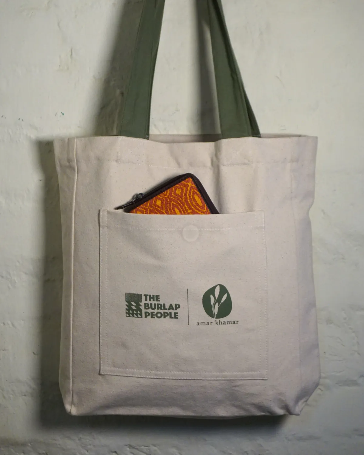 The Burlap People Shaak Shobji toteveske rød
