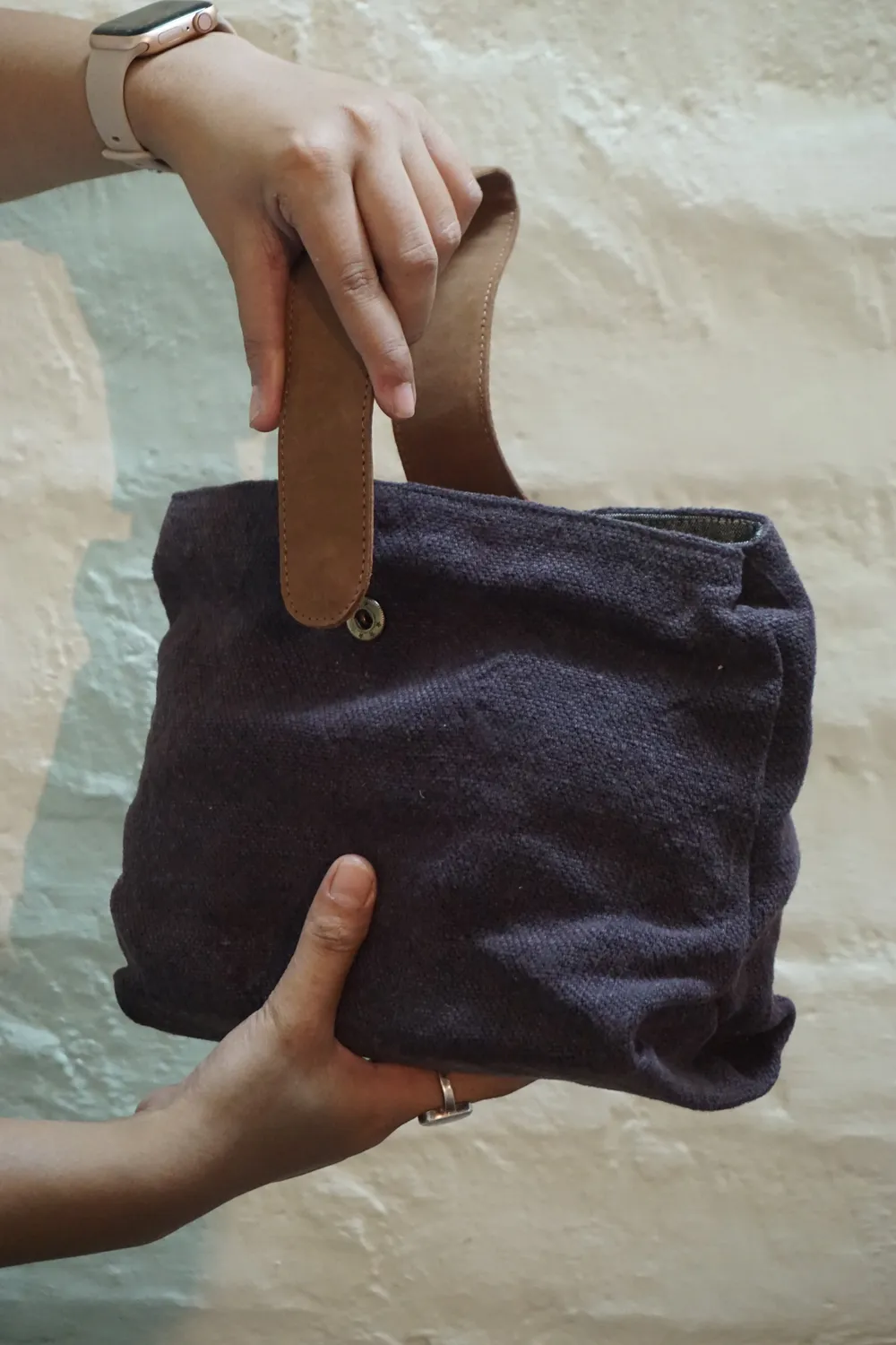 The Burlap People Mia veske eggplant gjenbruk