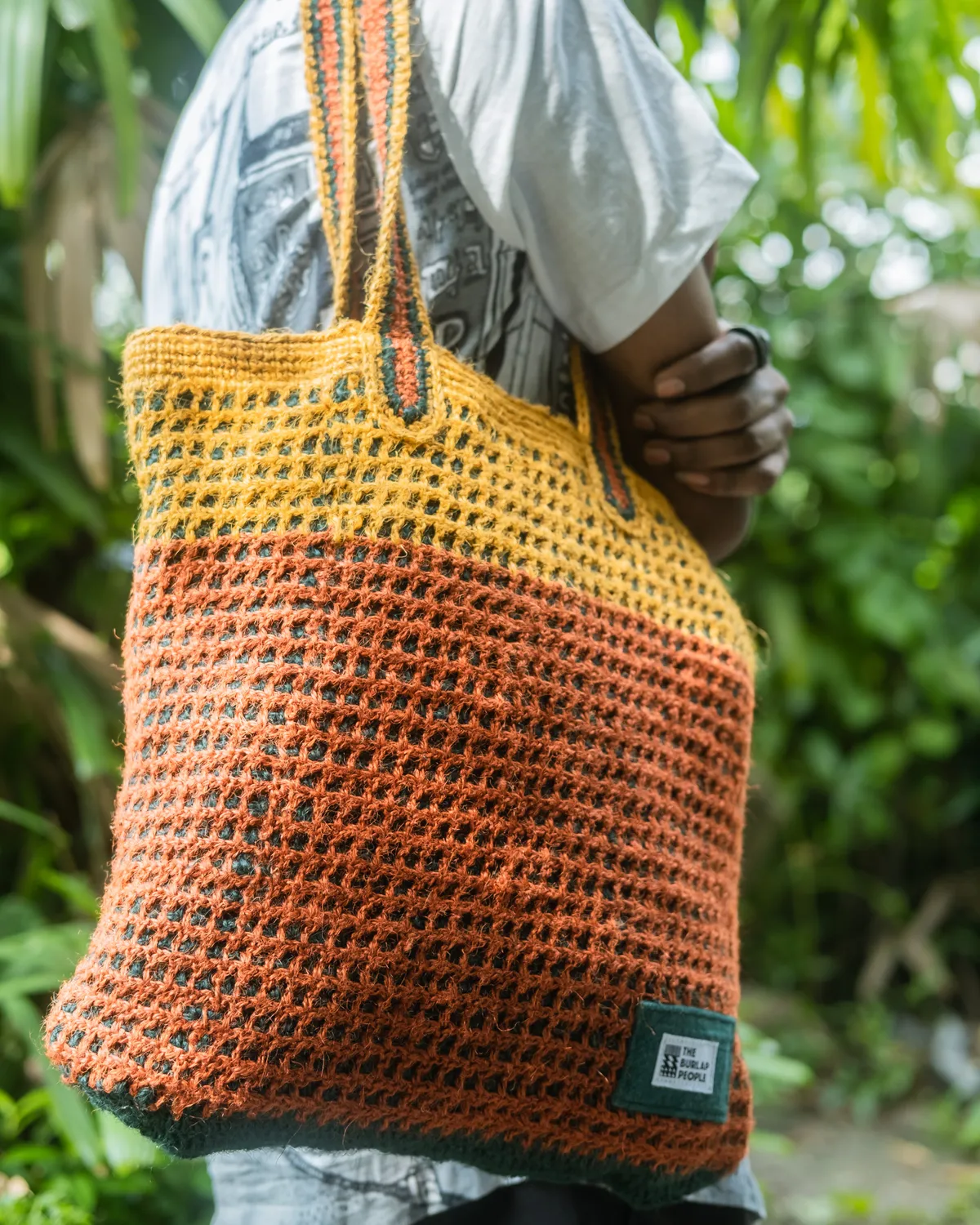 The Burlap People Crochet Tote handlenett gul jute