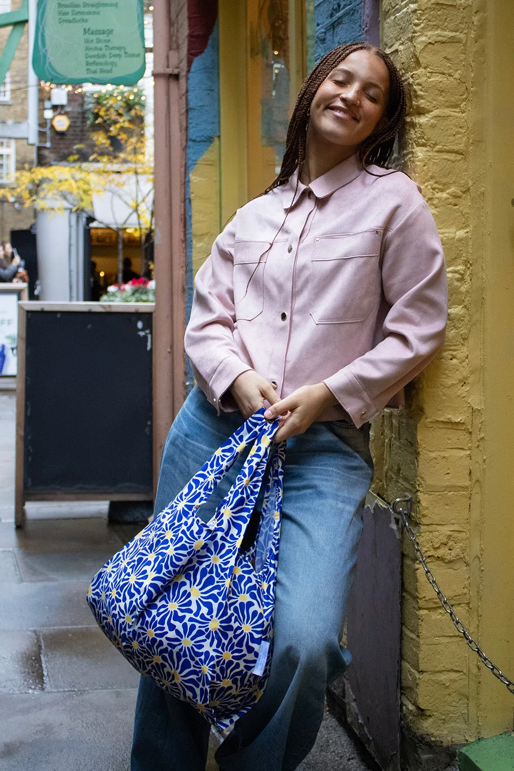 Kind Bag Abstract Flowers Blue handlepose medium 20 kg