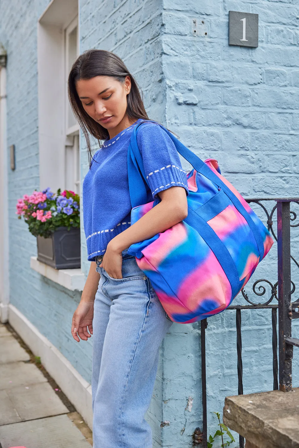 Kind Bag Aurora Carryall tote stor 32 liter blå rosa
