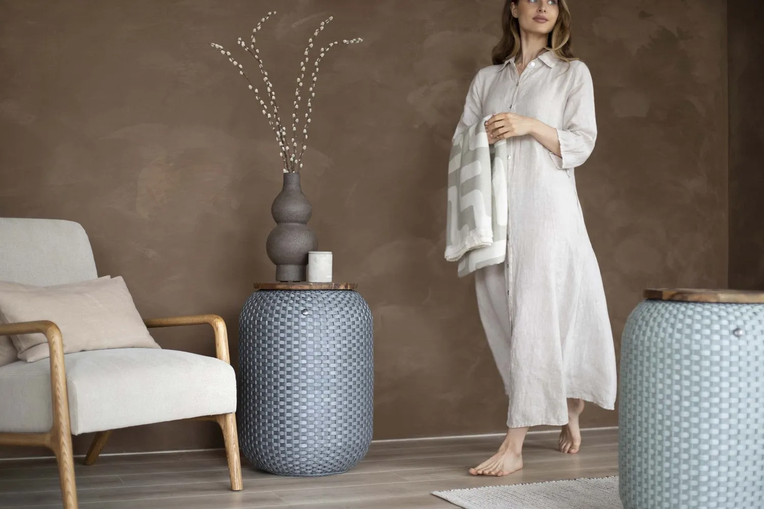 Handed By Halo high sidebord taupe med oppbevaring