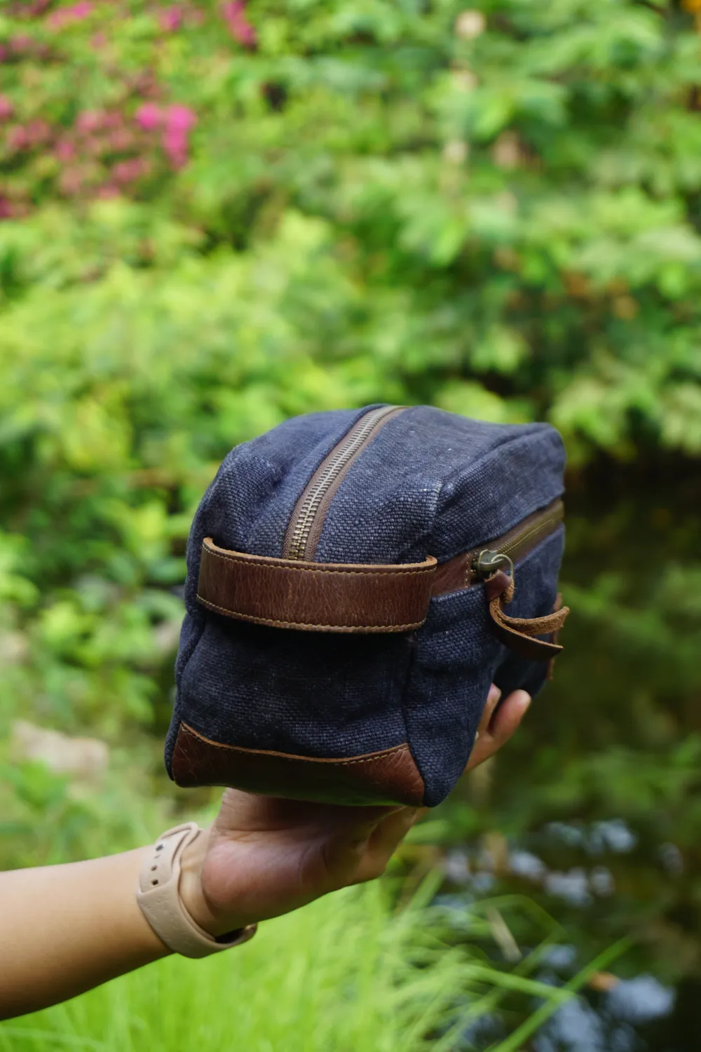 The Burlap People toalettmappe Navy strie