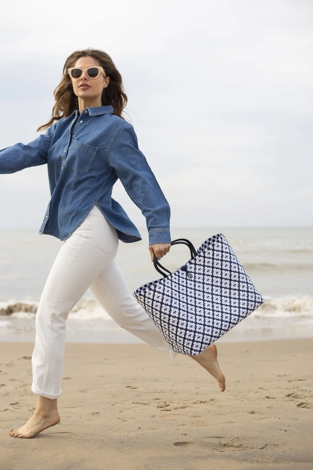 Handed By Motif shopper lysegrå mønster resirkulert