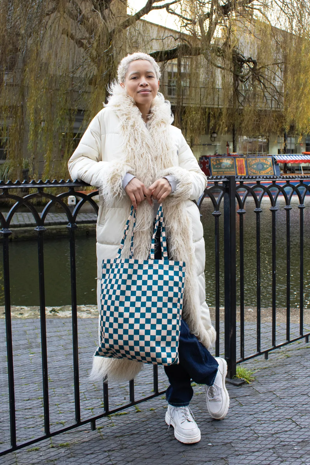 Kind Bag Checkerboard Teal Beige tote 16" resirkulert