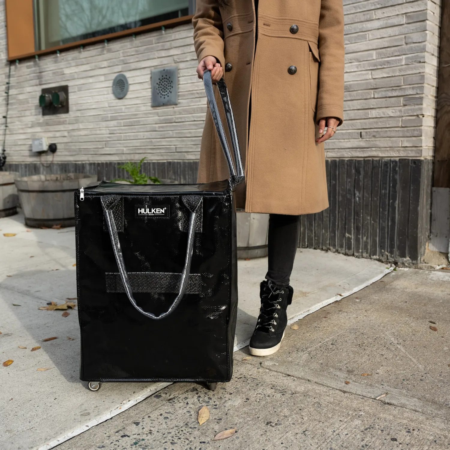 Hulken Black trillebag svart med hjul sammenleggbar