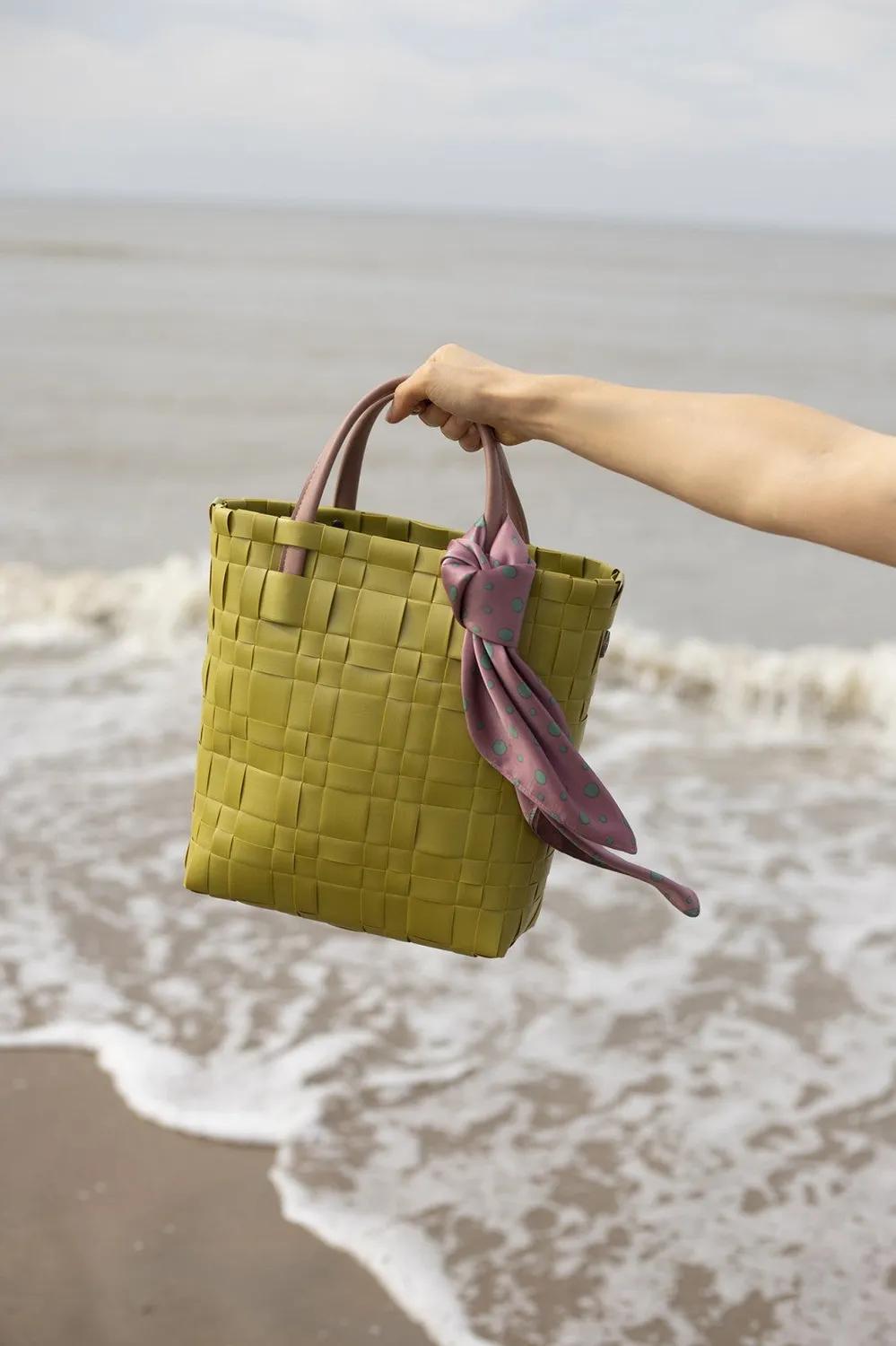 Handed By Bliss Mini håndveske resirkulert plast